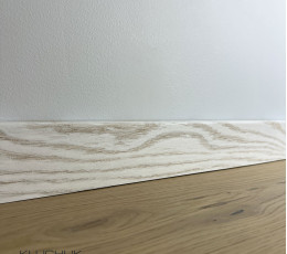 Плінтус МДФ шпонований Дуб зимовий MDF-D8002